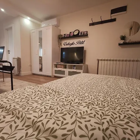 Vukajlo Petit * Belgrad